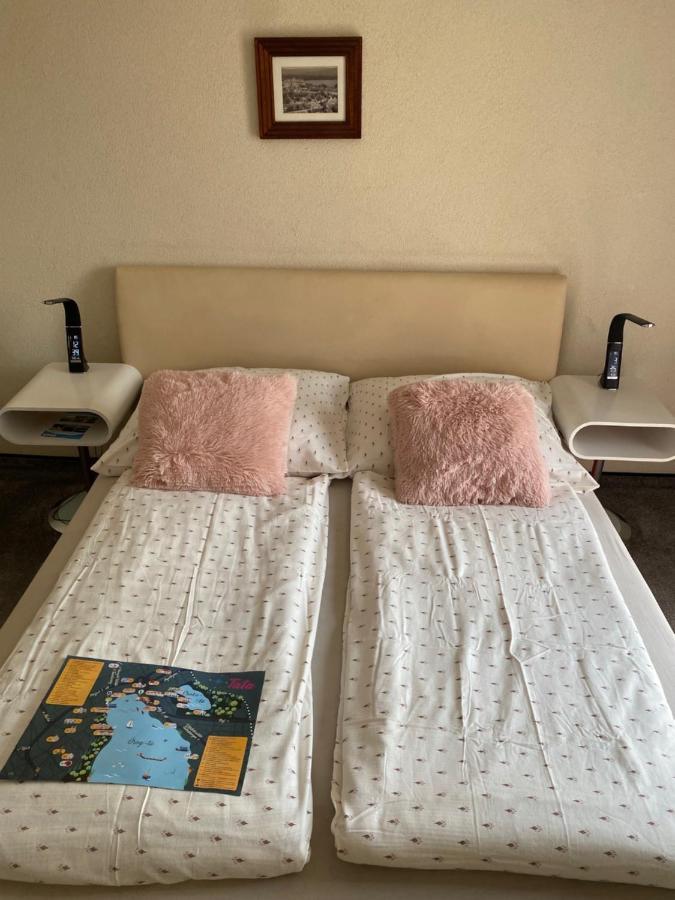 Bed and Breakfast Panzio Tata Exterior foto