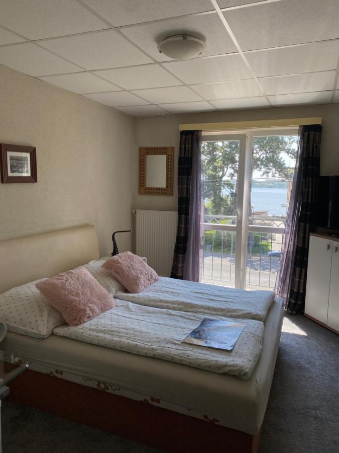 Bed and Breakfast Panzio Tata Exterior foto