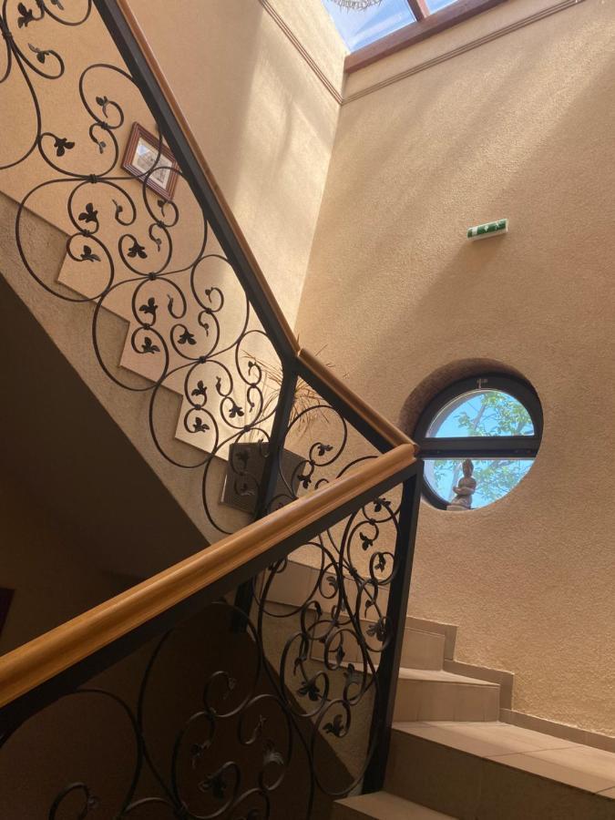 Bed and Breakfast Panzio Tata Exterior foto